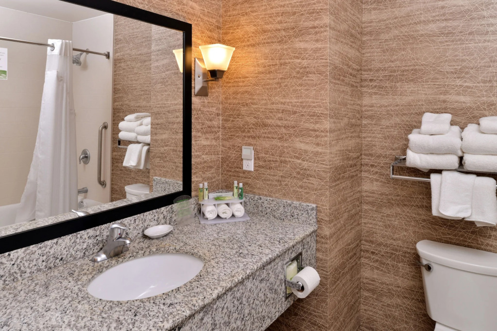 Holiday Inn Express & Suites Ironton by IHG