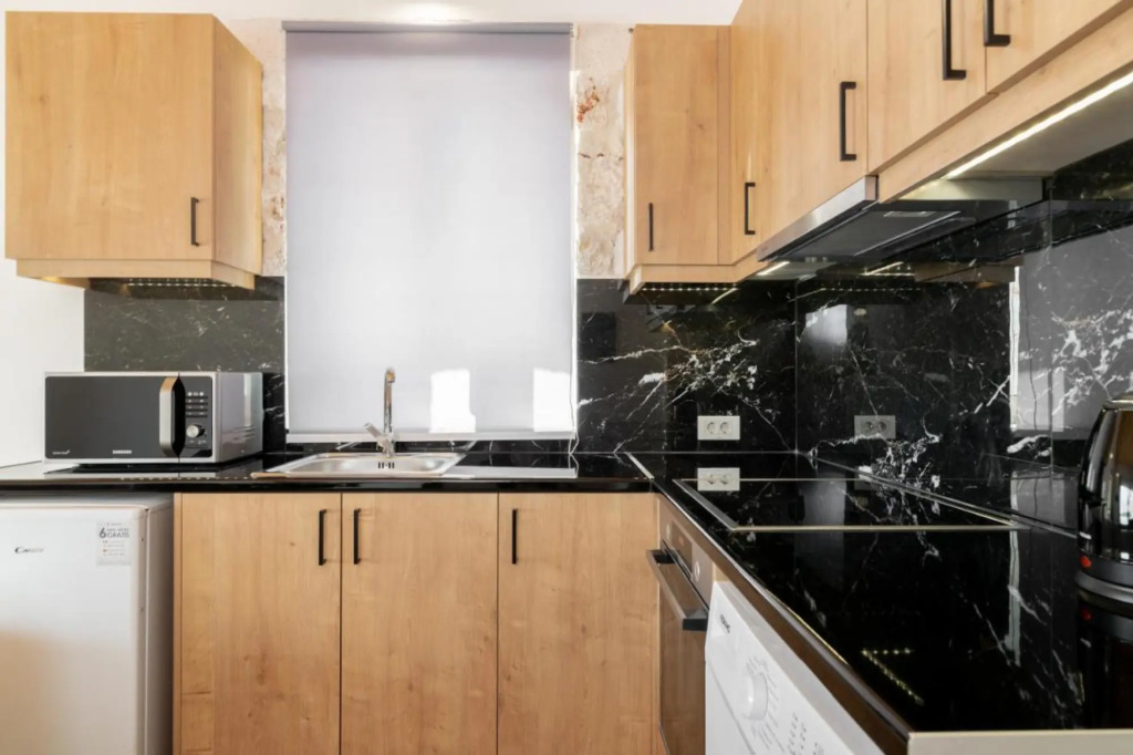 Spartia Suites - Brand New Seaview Suites