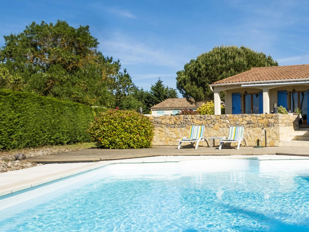 Luxury villa with pool and unique location in Malviès