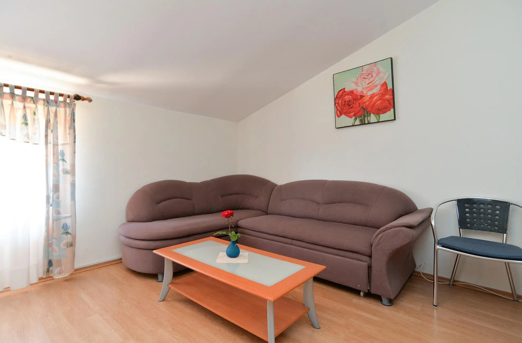 Apartment 250
