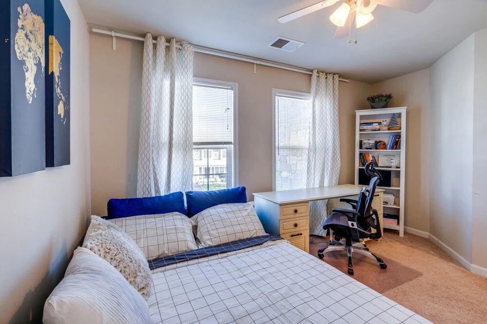Spacious Woodbridge Home Near Leesylvania Park!