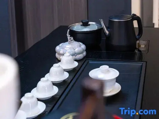 Shanming High-end Guest House(Tuojiang Branch,Fenghuang Ancient City)