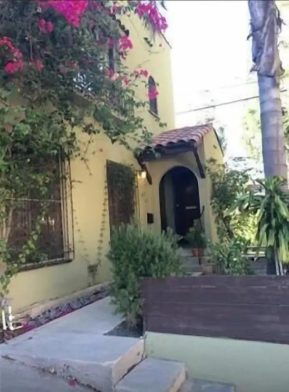 Chic Hollywood Bungalow
