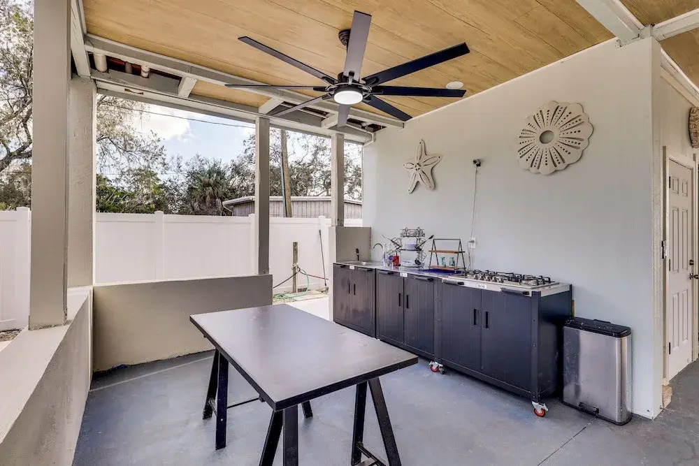 Private Beach: 'hidden Shack By the Bay' in Ruskin