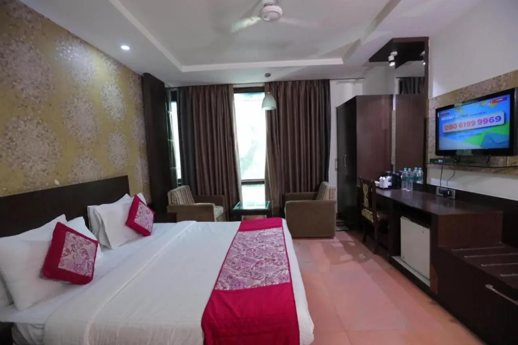 Hotel Panickers Residency - Near Ganga Ram & BLK Hospital - Karol Bagh