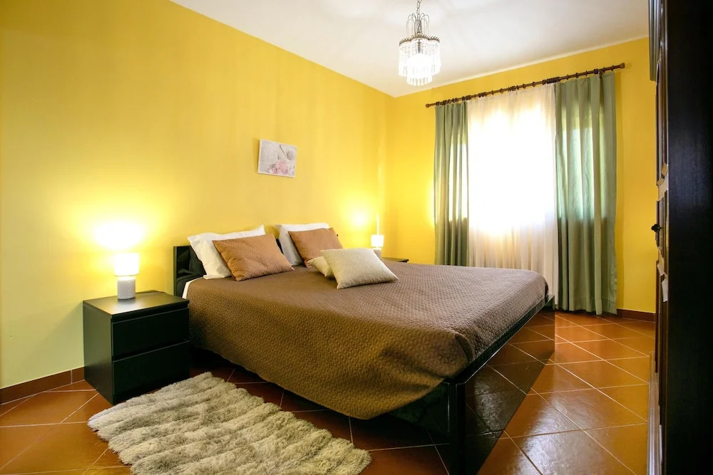 Villa With 2 Bedrooms in Carcavelos, With Wonderful Mountain View, Pri