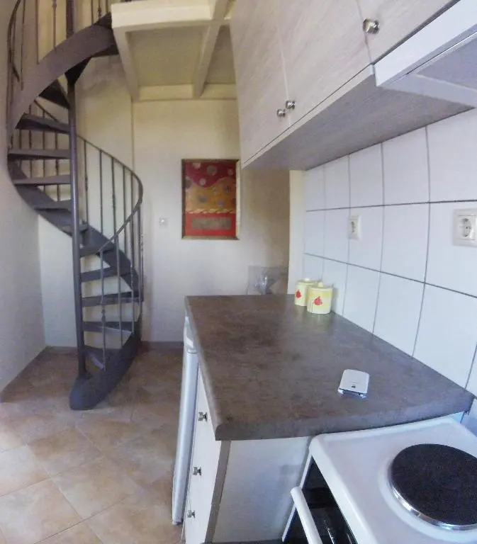 Arapakis Apartment