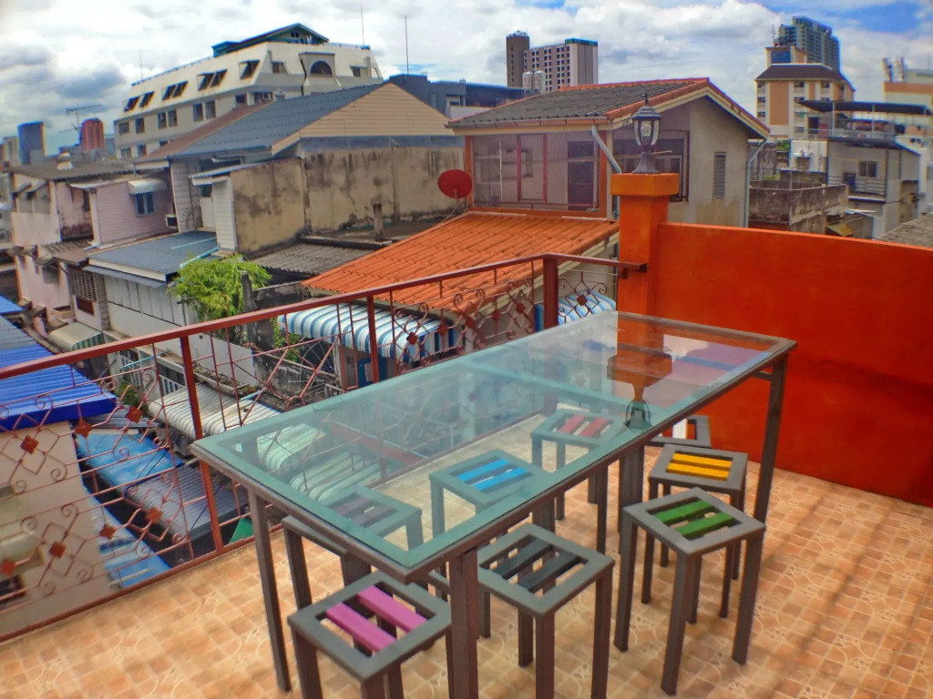 Bangkok Legend Guesthouse