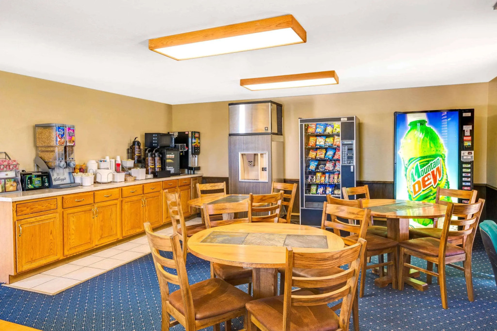 Super 8 West Aberdeen