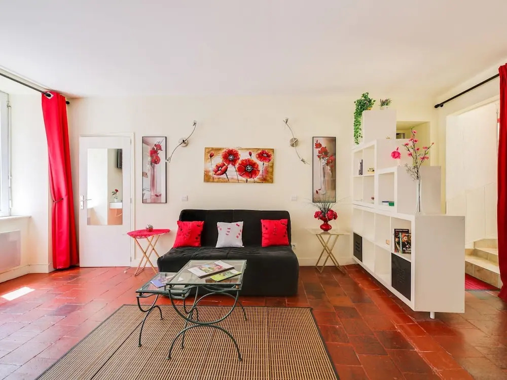 Lovely Apartment in Bayeux With Courtyard & Heating