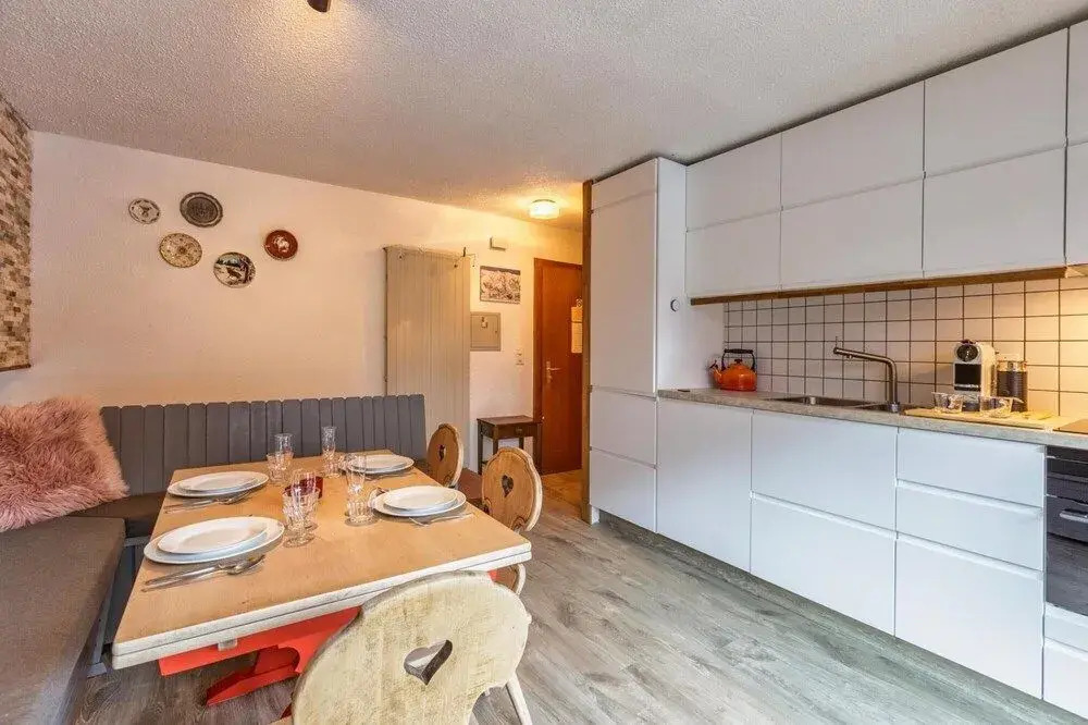 Nevada 404 - Centrally Located 6 pax Apartment Garage