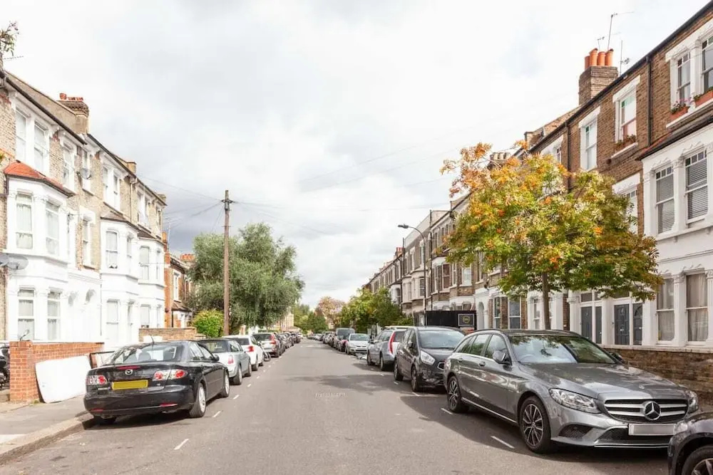 Lovely 2 Bed Apt W/patio nr Shepherd's Bush