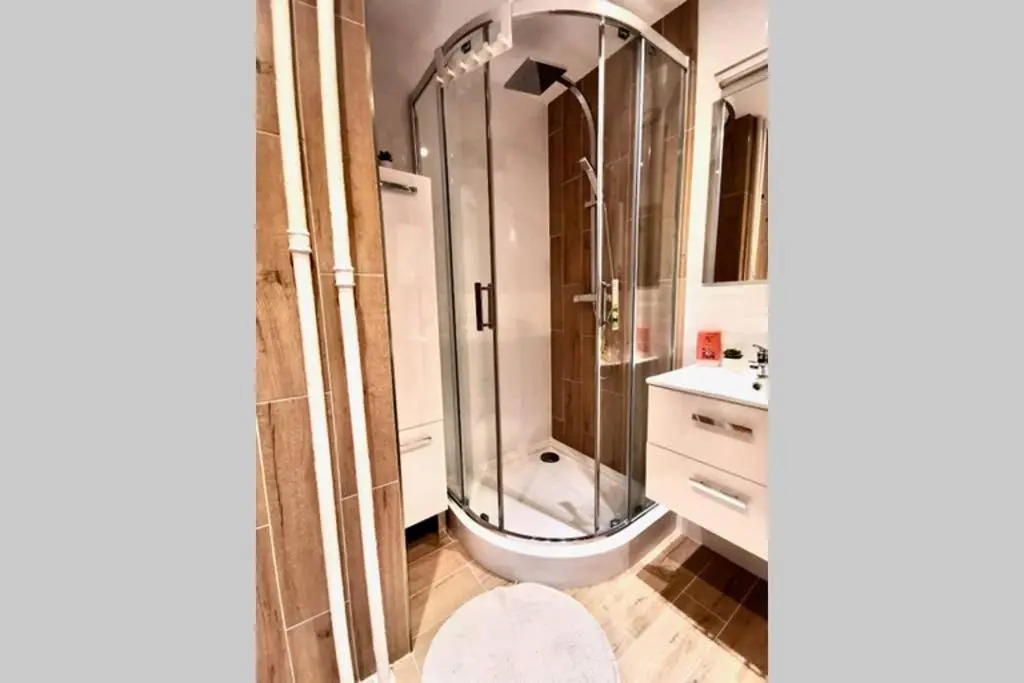 Charming Local Apartment In The City Center