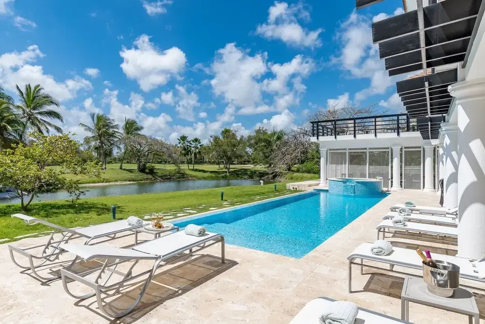 Luxury Villas in Cocotal for Large Group