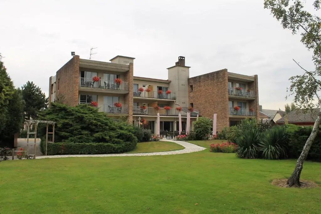 Logis Hôtel & Restaurant - Le Relais de Montigny