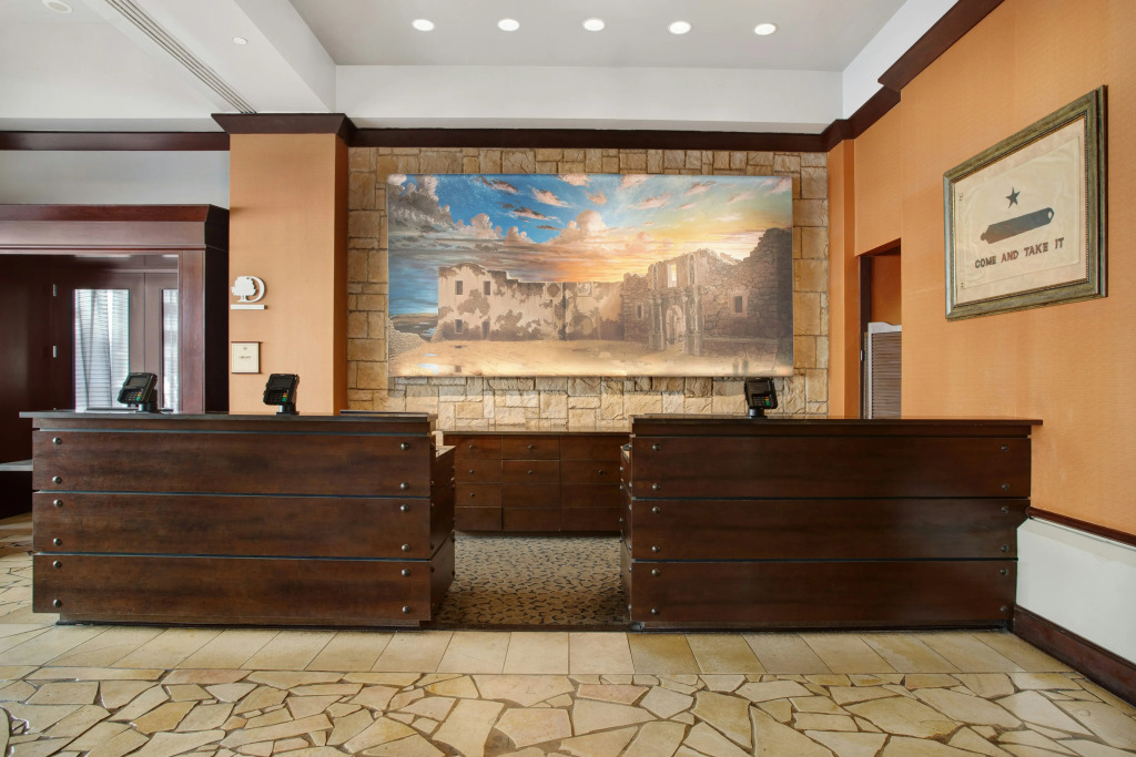 The Emily Morgan Hotel - A DoubleTree by Hilton