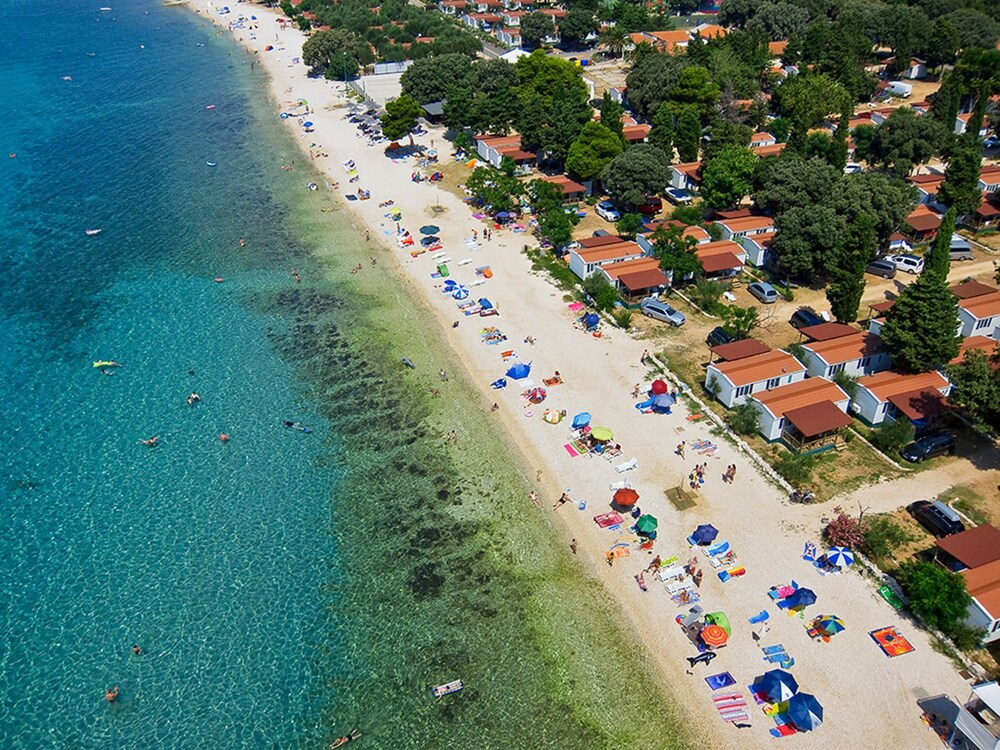 Spacious Apartment in Novalja near Sea