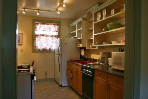 Clementines Guest House & Vacation Rentals