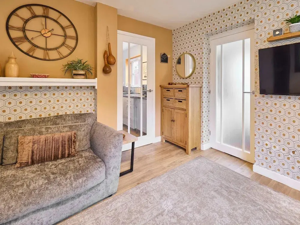 Host Stay Cedar Cottage