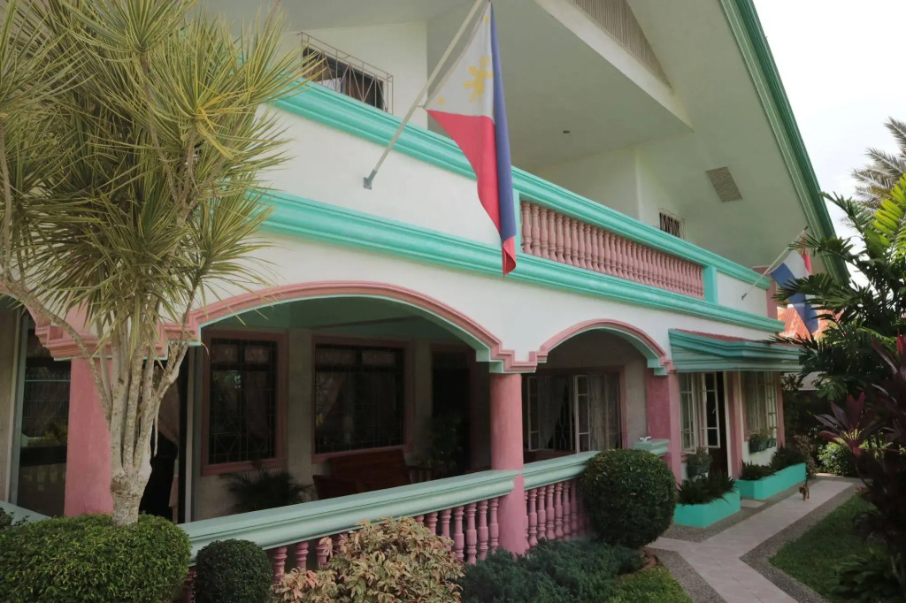 Pine Haven Hotel
