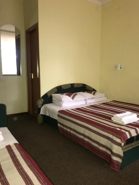 Hotel 18