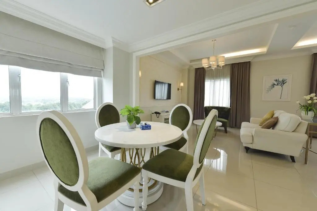 Savanna Hill Resort