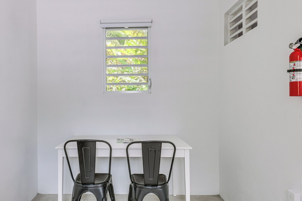 Hillside Vieques Casita w/ Pool & Hot Tub Access!