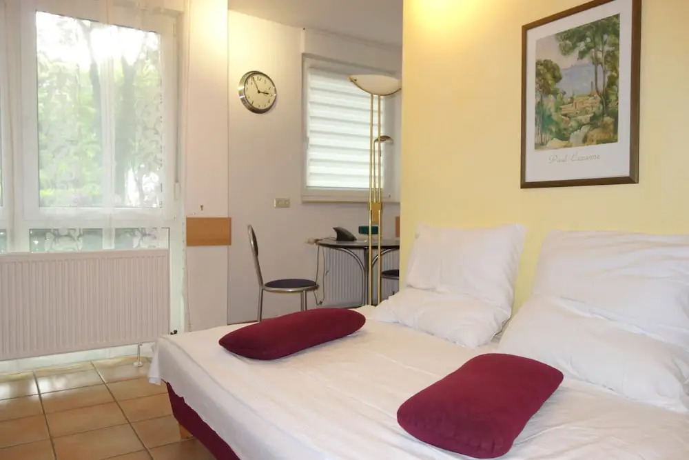 Tolstov-Hotels Big 2 Room Roßstrasse Apartment