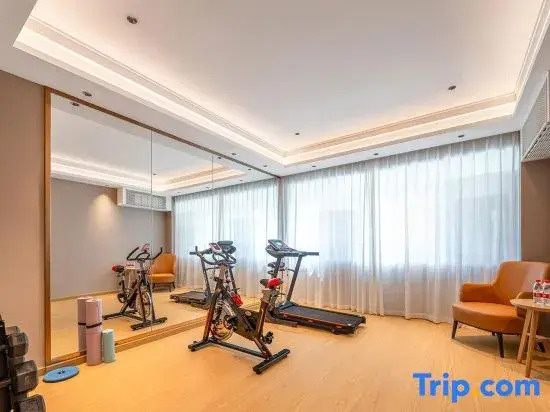 Viena Hotel (Menglian Passenger Station Customs Road Branch)