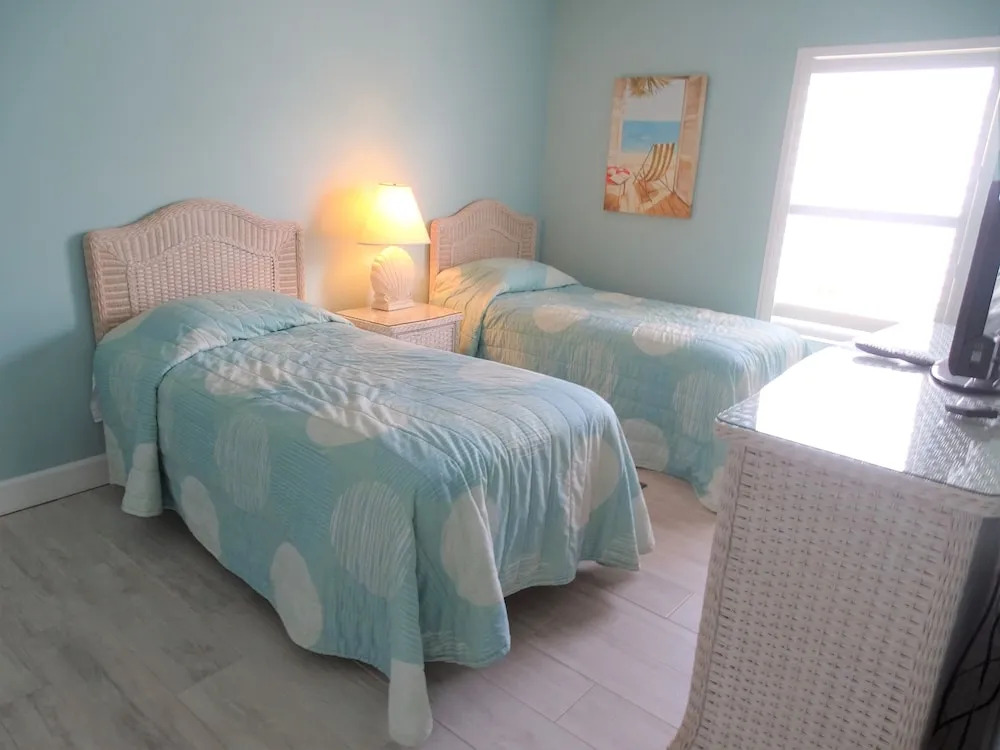 Aloha Kai - Unit 2 2 Bedrooms 2 Bathrooms Apts