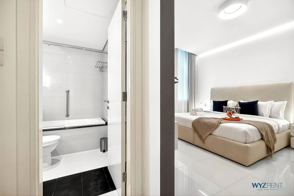 WYZ RENT|Grand 1BR Cour Jardin Near Bay Avenue