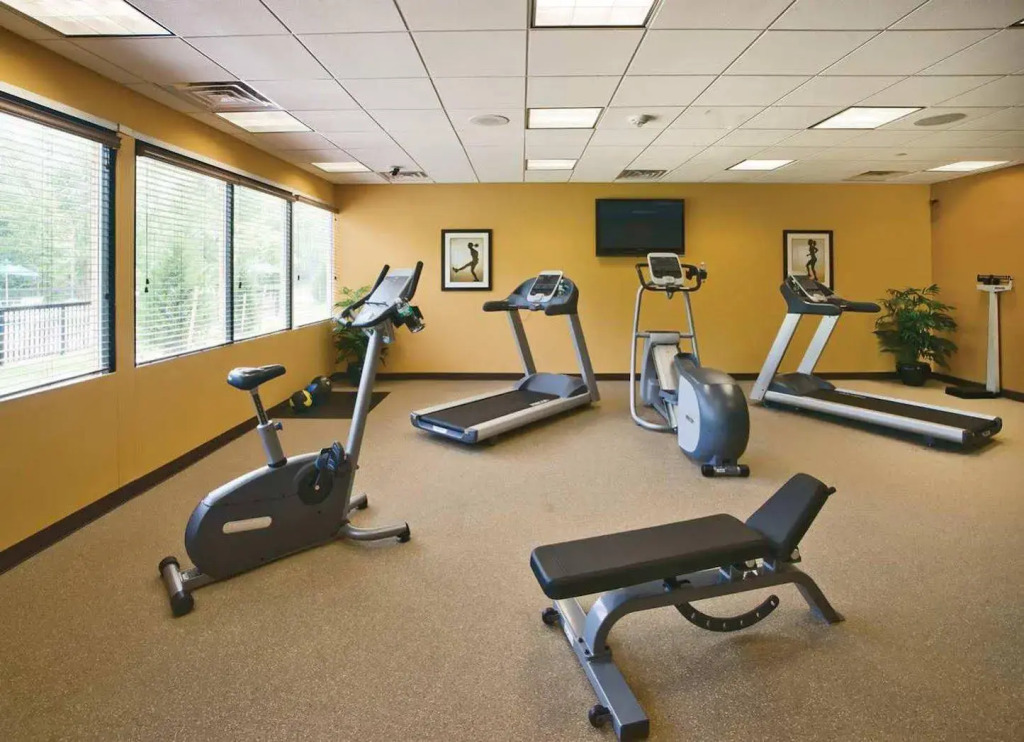 DoubleTree by Hilton Tinton Falls-Eatontown