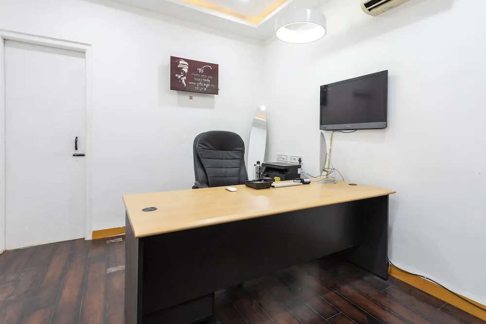 OYO 36109 Hotel