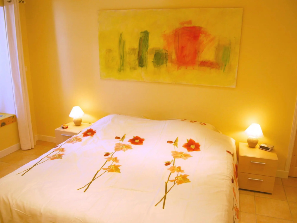 Lovely Cottage in Valréas with Swimming Pool