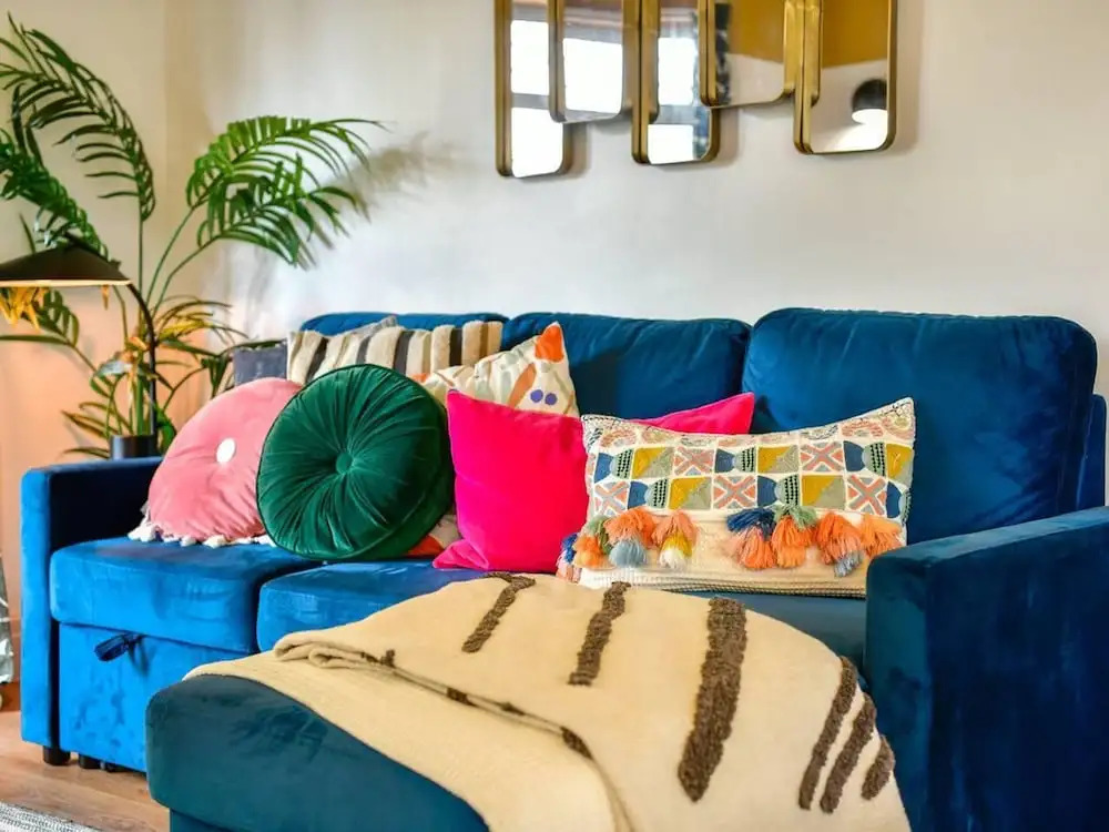 House - Sleeps up to 9 & Free Parking