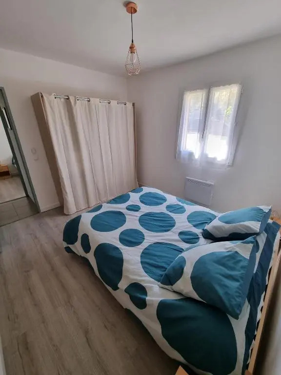 location vacances T4 bas de villa Toulon