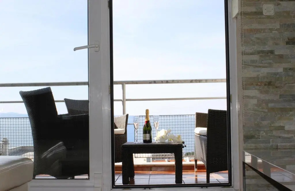 Apartment Divina