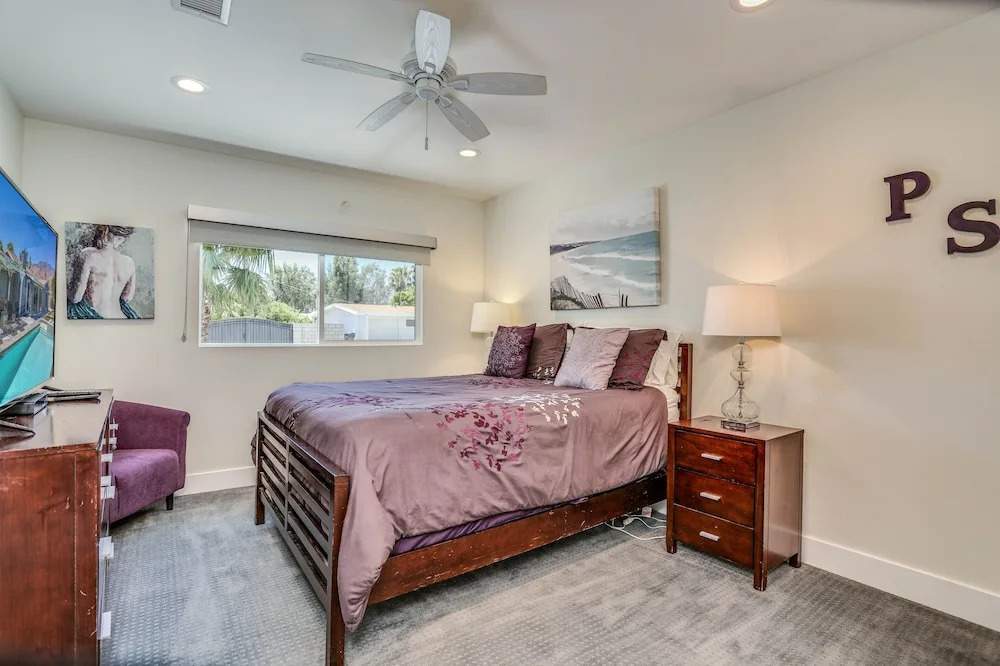2342 N Victoria Road Home - 4 Br home by RedAwning