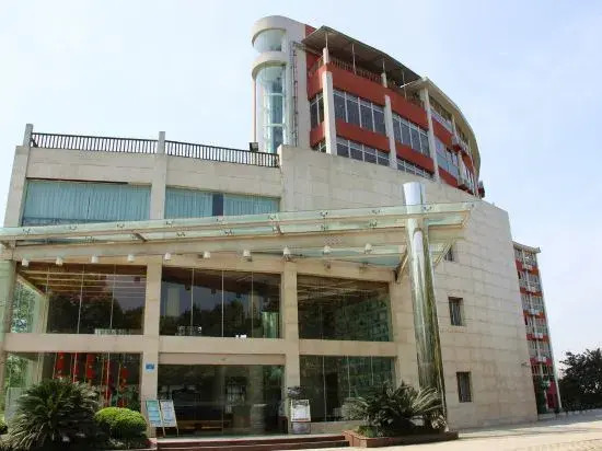 Longshui Lake Dalong Bay Hotel