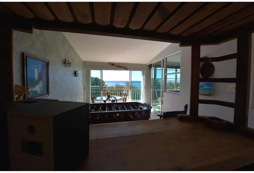 Coqui penthouse 2 across Rincon beach, pool, bbq, power and water bup