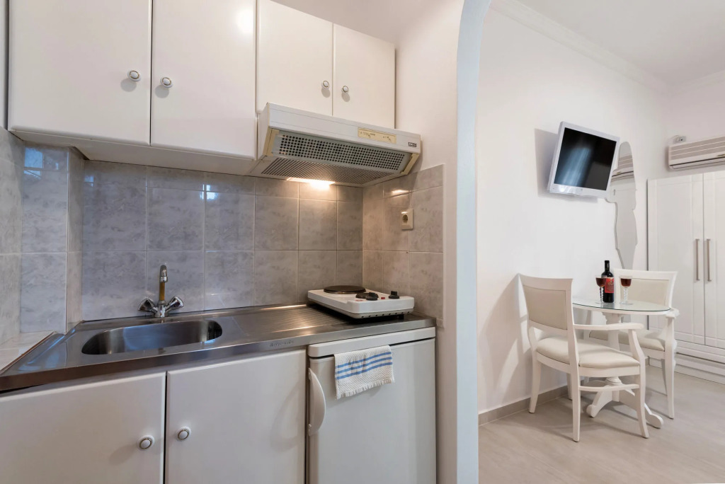 Panos Luxury Studios