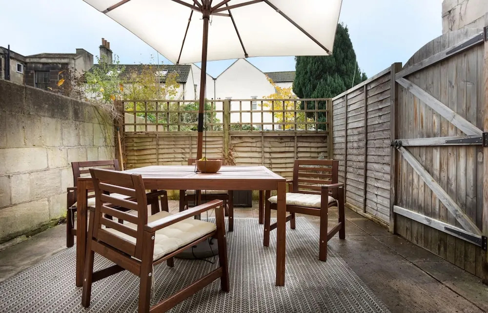 Spacious, Garden Flat for 4 in Bath