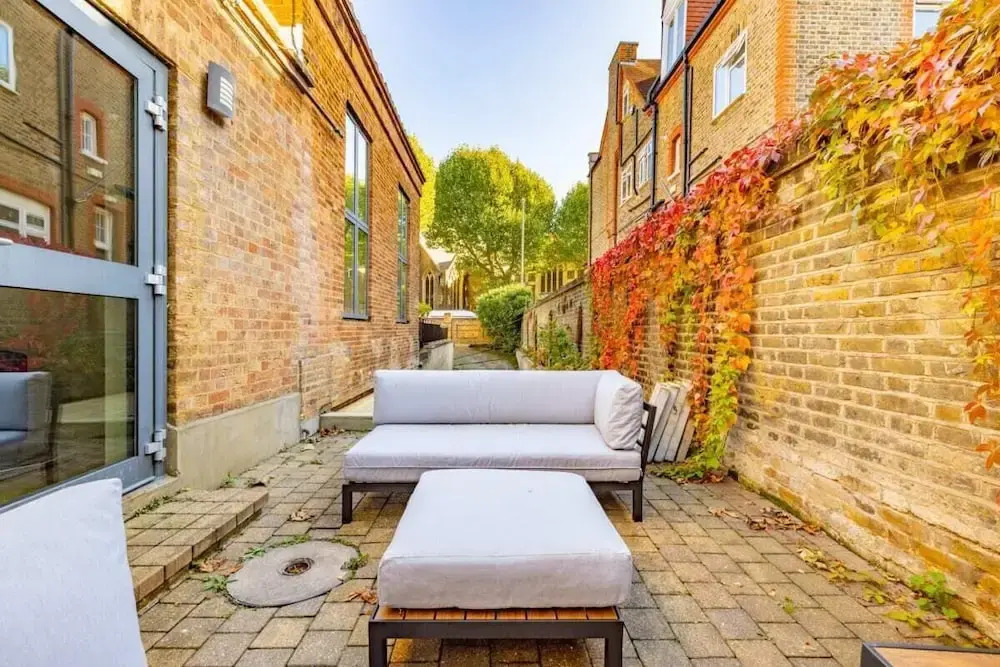 The Clapham - Captivating 2bdr With Garden Parking