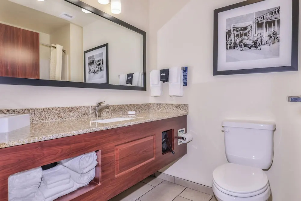 Cobblestone Hotel & Suites - Monte Vista