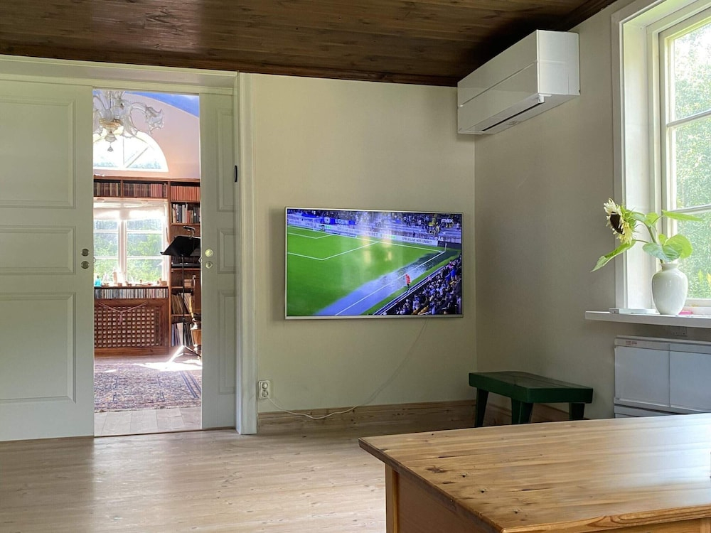 4 Star Holiday Home in Guldsmedhyttan