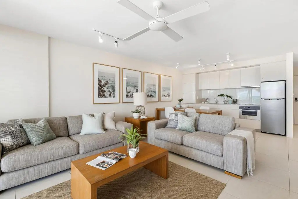 Fairshore 22 Main Beach Views