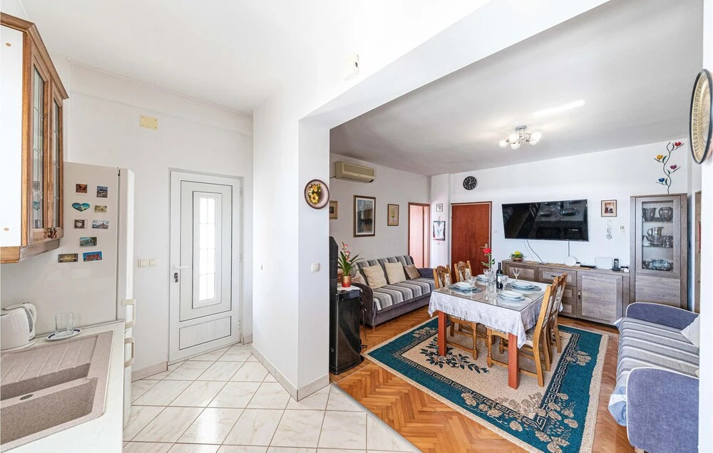 Nice Home in Kastel Kambelovac With Wifi and 1 Bedrooms