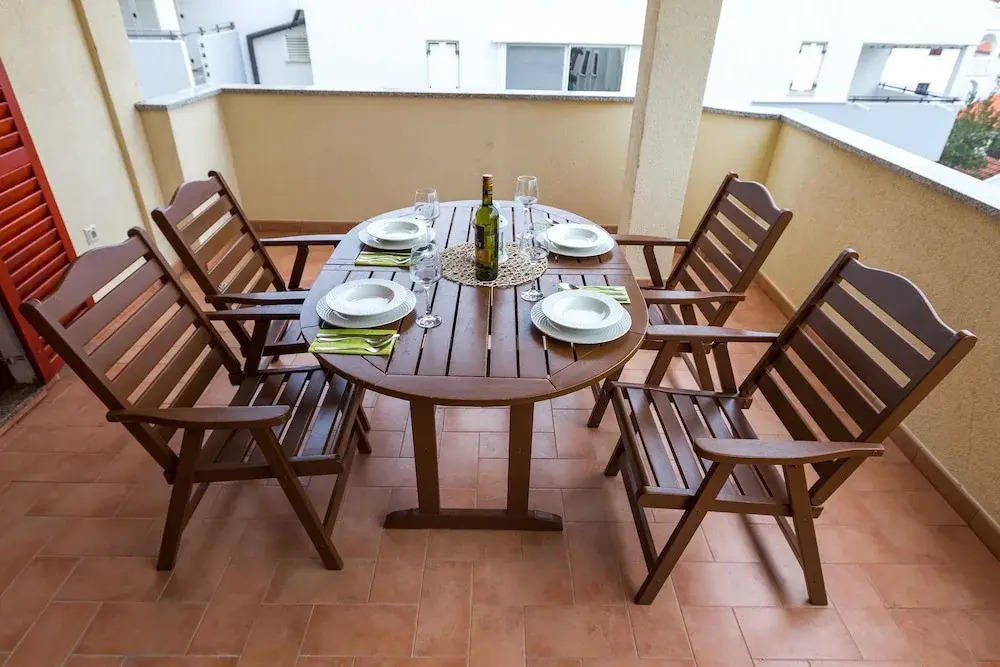Maru Apartments
