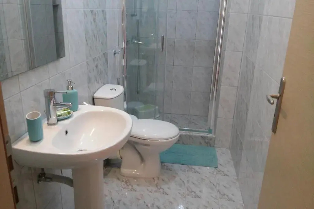 Isidoros Apartments