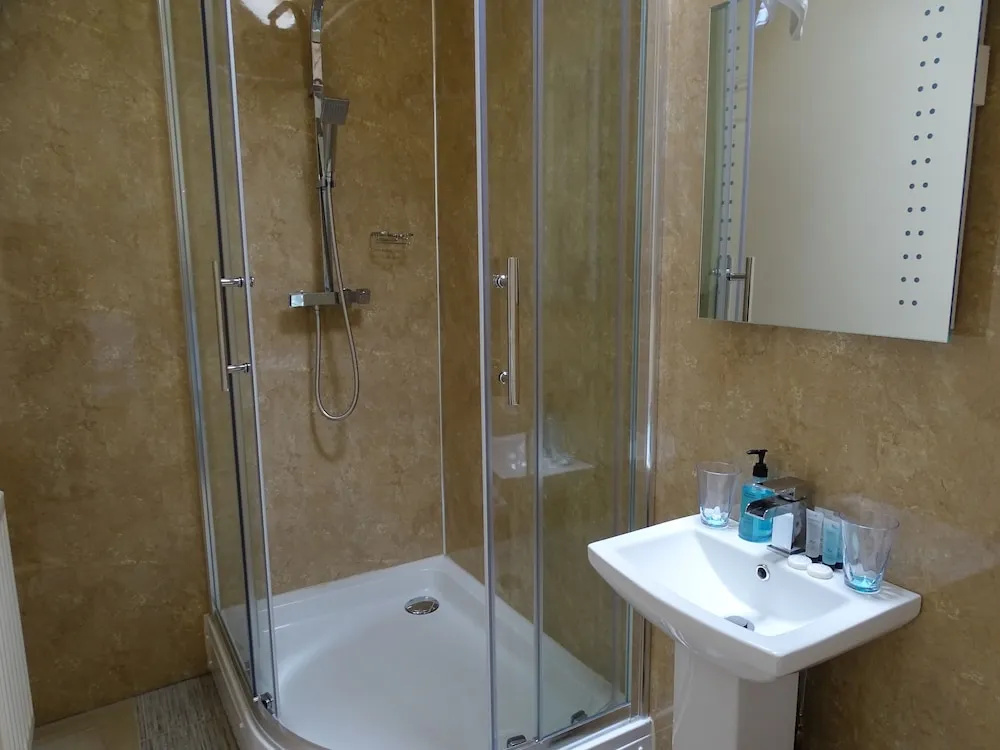 Ellesmere Hotel